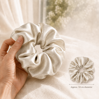 Champagne Classic – Champagne Gold 30 Momme Mulberry Silk Scrunchie