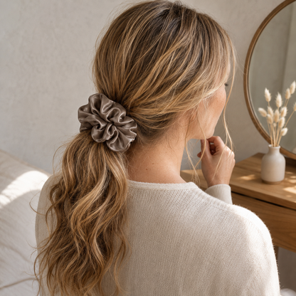 Chocolate Classic – Chocolate Brown 30 Momme Mulberry Silk Scrunchie